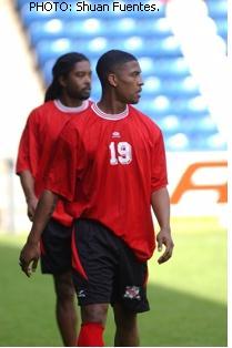 Andre Boucaud (Dwarika in the back) training with the T&T team.